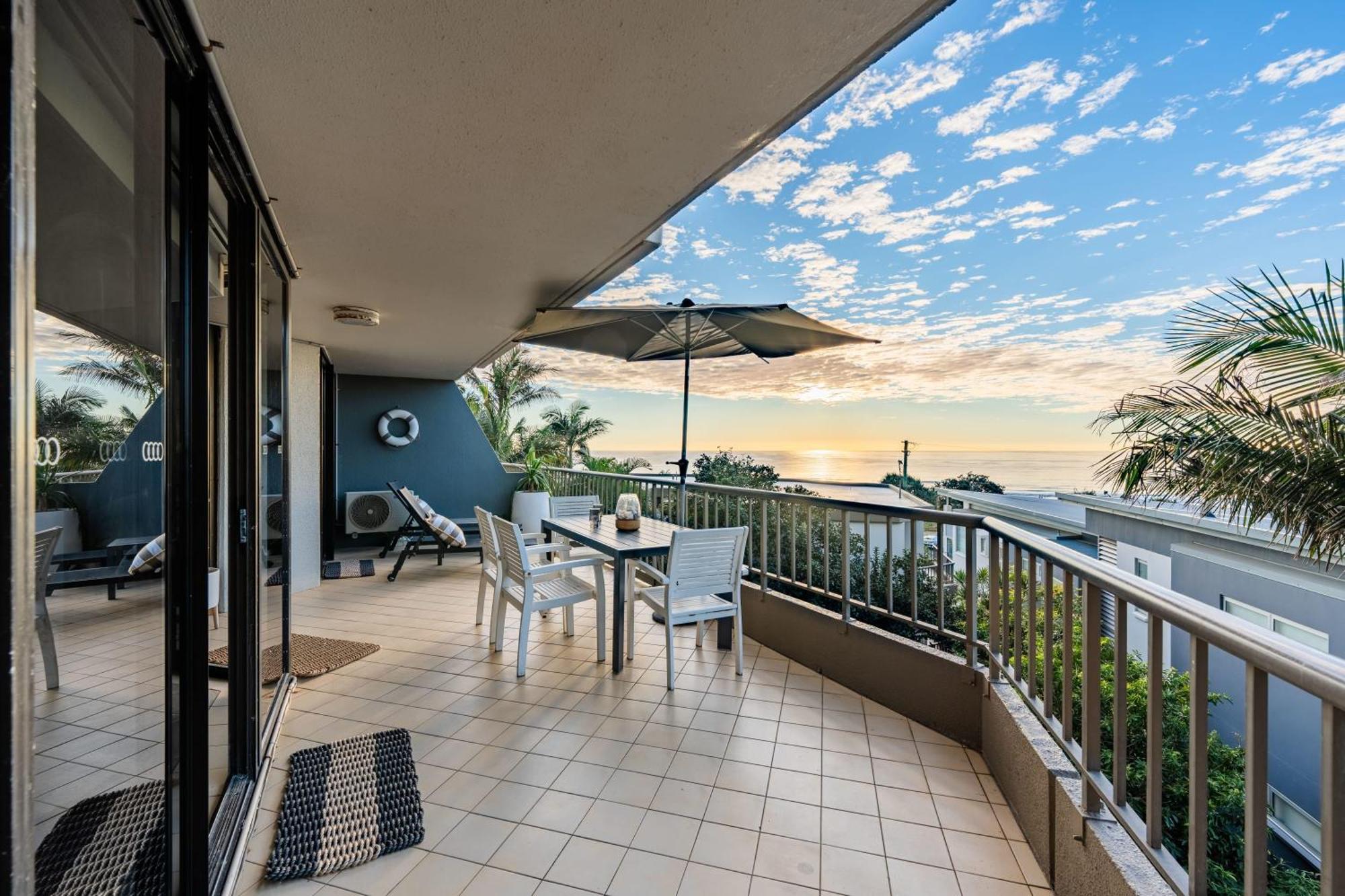 The Rocks 3j * Gold Coast